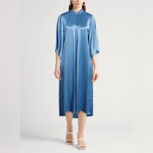 GUC FORTE FORTE- Beautiful Statin Bell Sleeve Dress. Size 1 or US 4